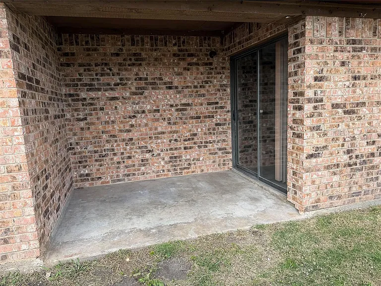 1605 Oak Cir #A — Photo 5