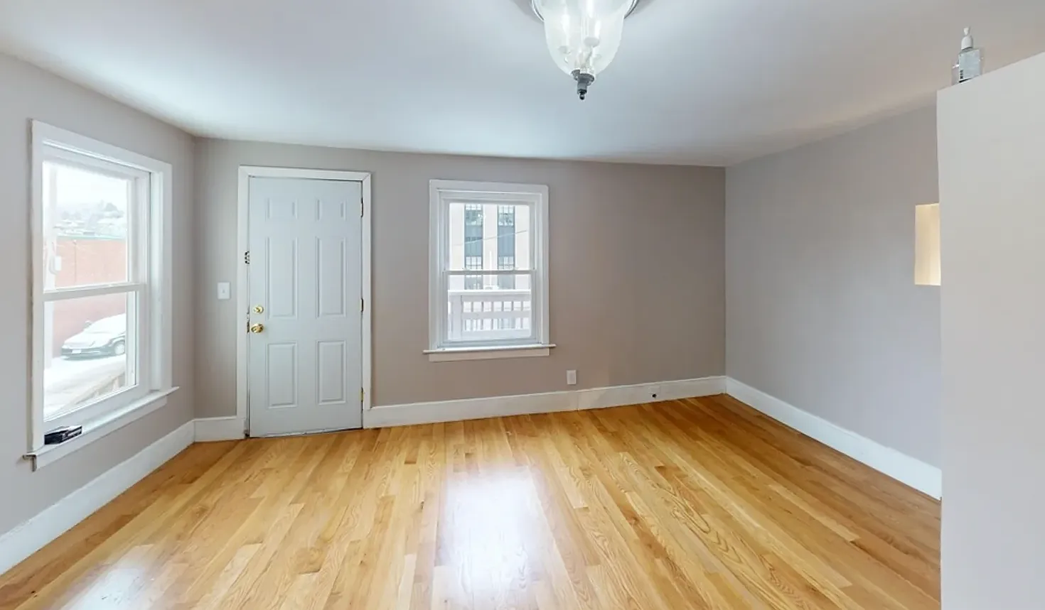 3 bed, 1200 sqft, $4,200 — Photo 3