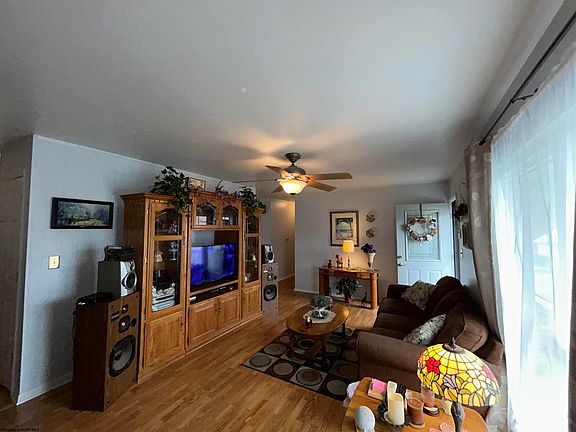 4th image of 143 Seneca Dr