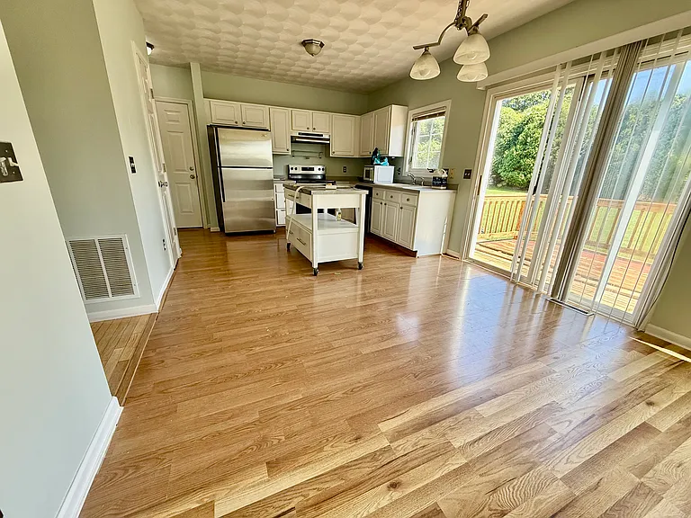 125 Goldenrod Dr — Photo 8