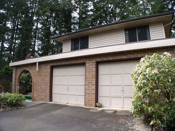 Oversized 2 car garage