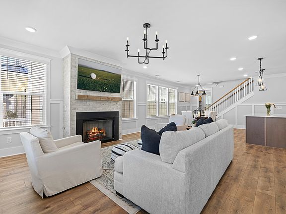 3rd image of 1043 Braidwood Ln