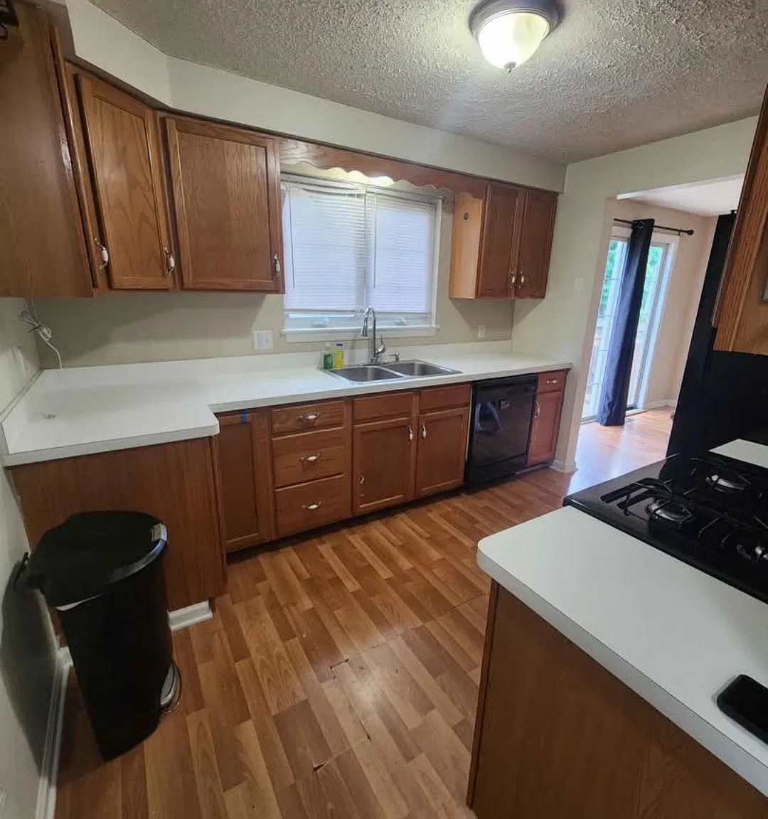 3 bed, 1.5 bath, 1200 sqft, $1,600 — Photo 1