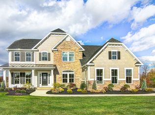 4 Summers Cir, Pittsford, NY 14534