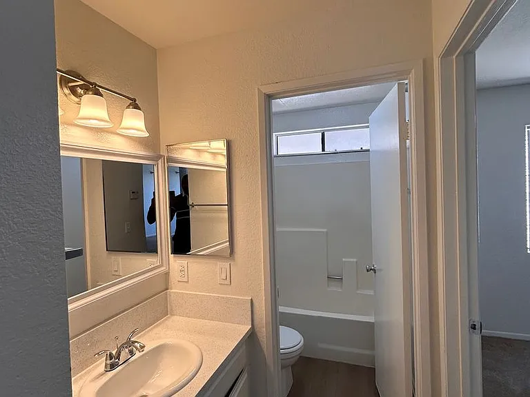 14135 Doty Ave — Photo 12