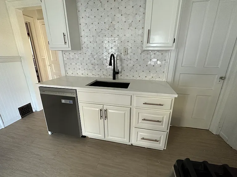 Kitchen - Angle 6