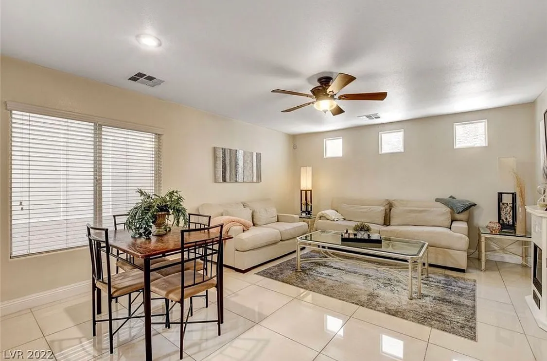 3 bed, $2,250 — Photo 1