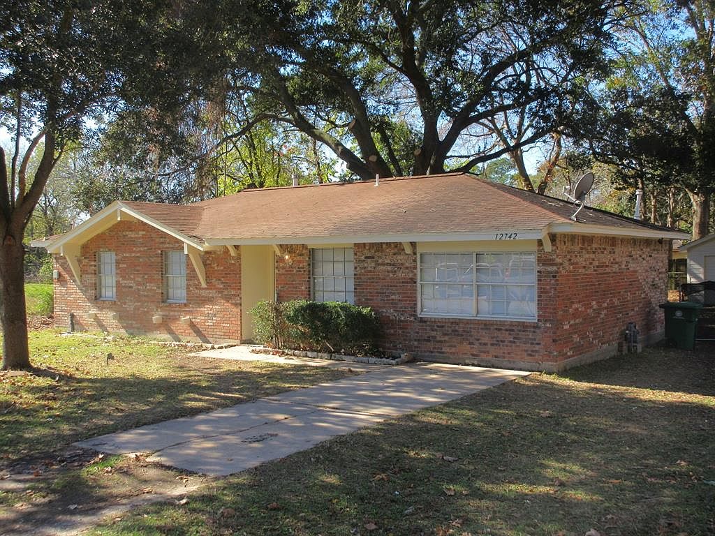 12742 Arp St, Houston, TX 77085 | Zillow