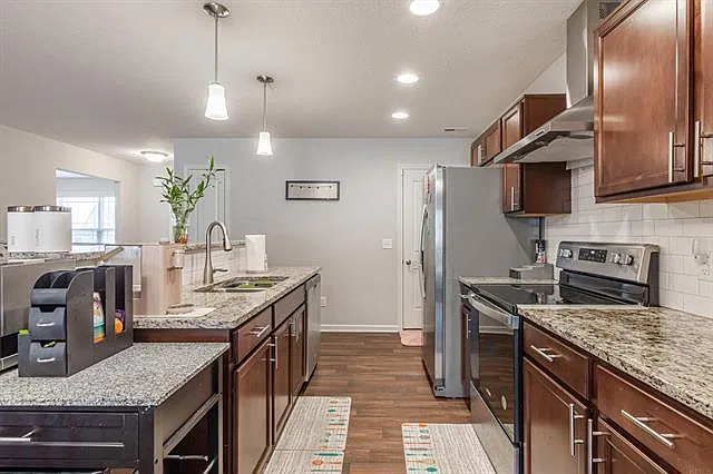 13361 Crescent Ridge Dr — Photo 3
