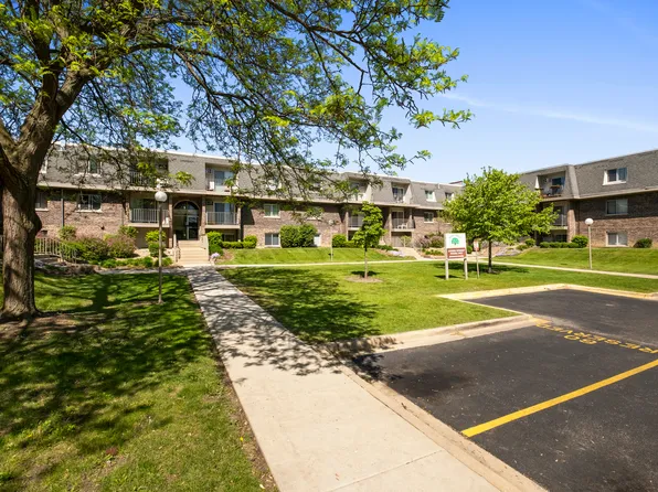 838 Jonathan Ct #305, Prospect Heights, IL 60070