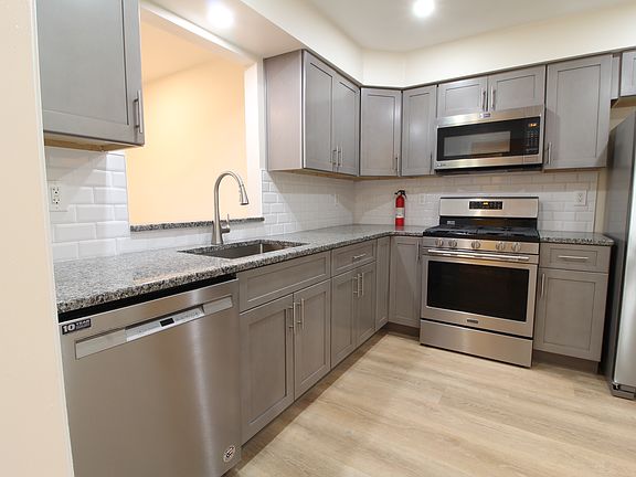5th image of 97 Wyndham Pl