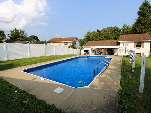 5th image of 219 Trace Dr