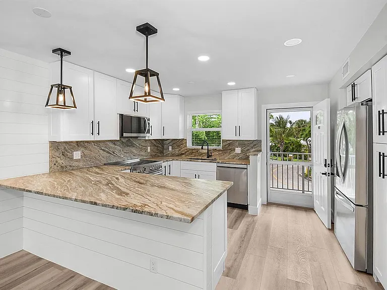 200 N El Mar Dr #B202 — Photo 5