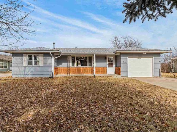 314 Adams St, Hills, IA 52235