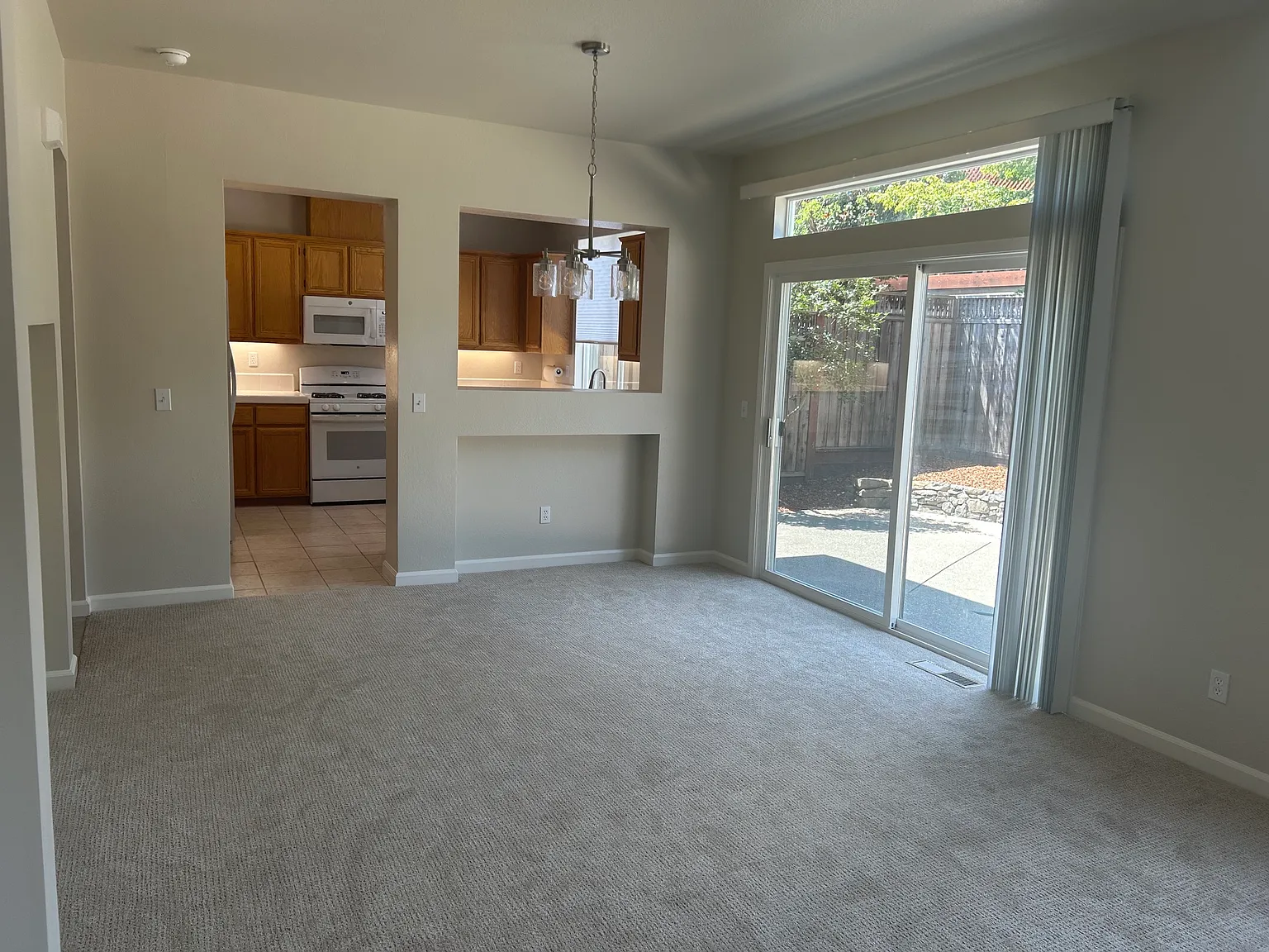 3 bed, 2.5 bath, 1364 sqft, $3,500 — Photo 4