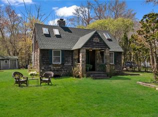 1 Mohawk Trl, Narragansett, RI 02882