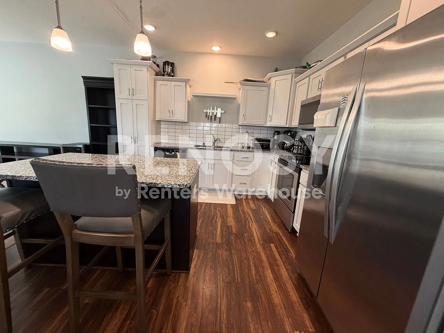 Available NOW! Modern Fully Furnished 3BR/2.5BA Home in Rochester, MN — Photo 3