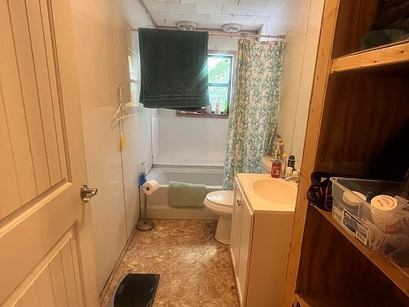 4th image of 9928 Theriot Ave