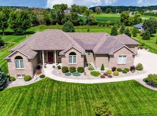 9909 Homestead Ridge Pkwy, Leo, IN 46765