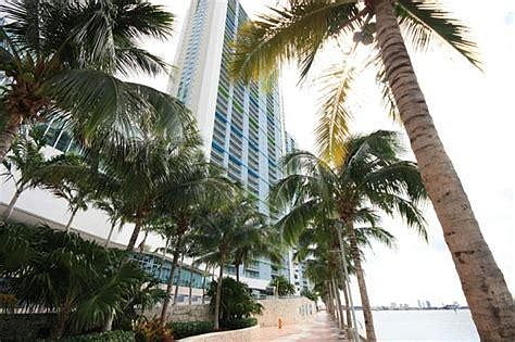 2nd image of 324 Biscayne Blvd #28
