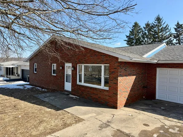 639 Glen Dale Heights Rd, Glen Dale, WV 26038