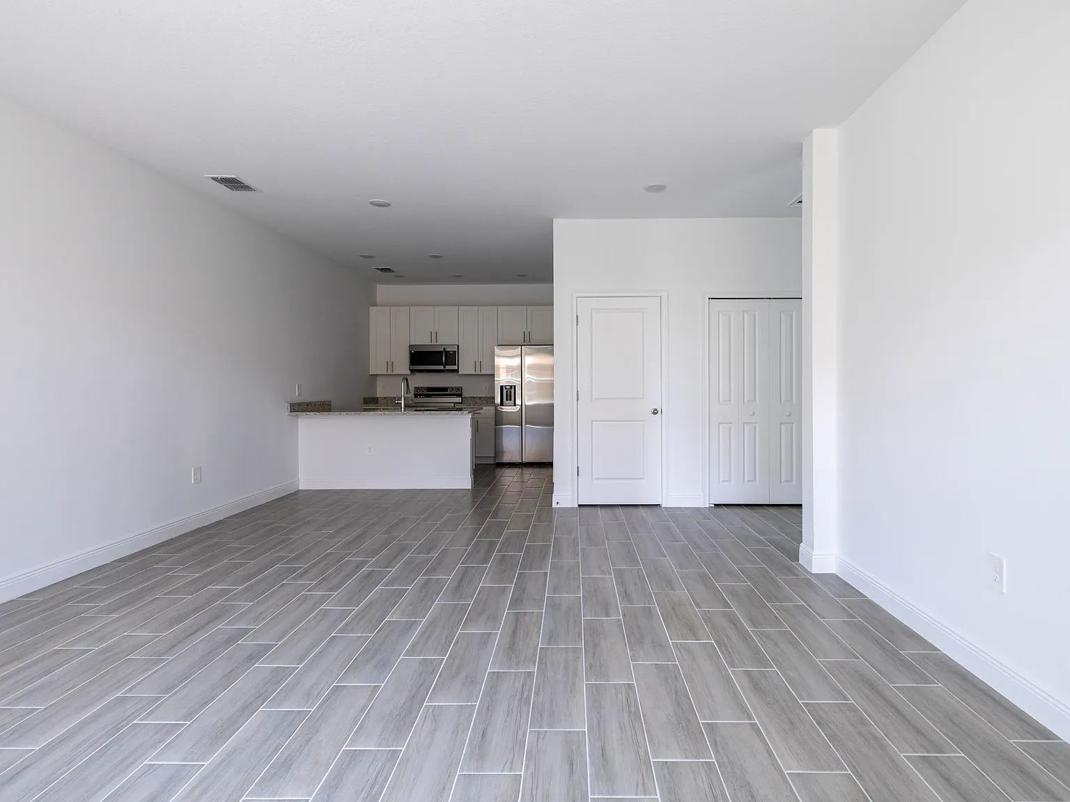 2 bed, 1055 sqft, $1,500 — Photo 4