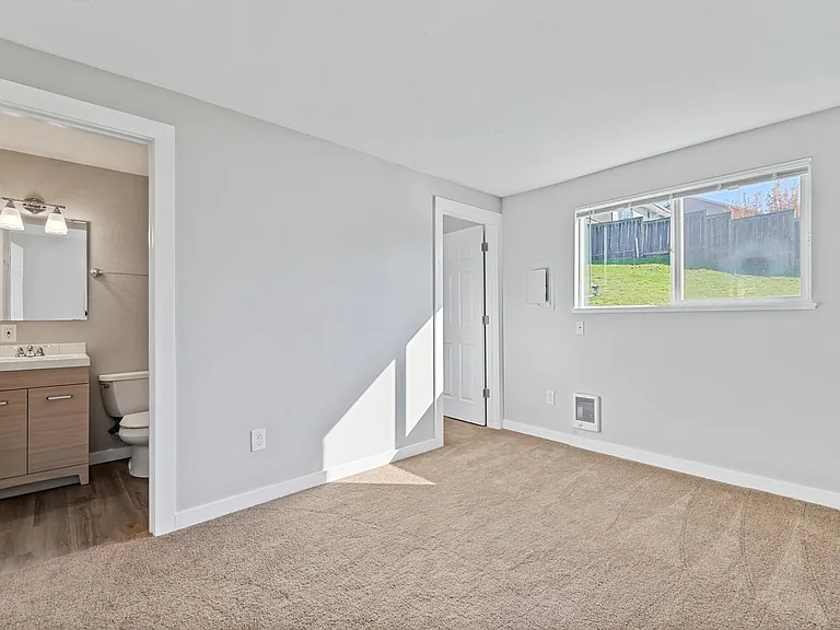 6804-6838 N Richmond Ave — Photo 12