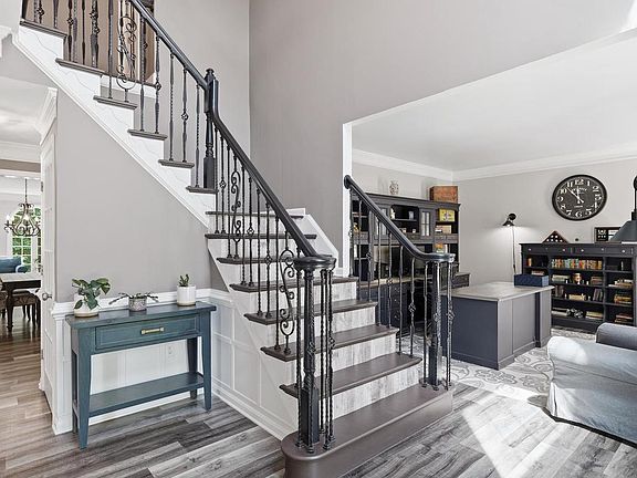 3rd image of 8000 Pinnacle Ridge Dr
