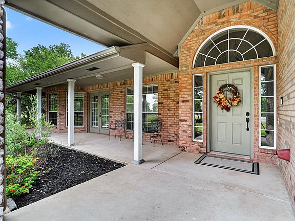 3rd image of 309 Verde Rd