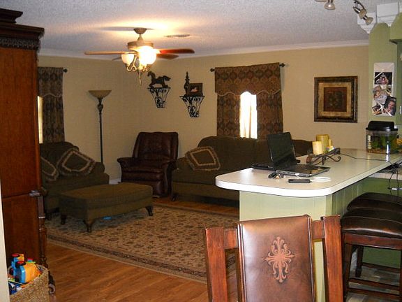 2nd image of 106 Bayou Woods Dr