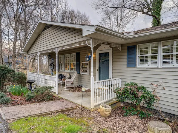 706 Lazywood Dr, Johnson City, TN 37601
