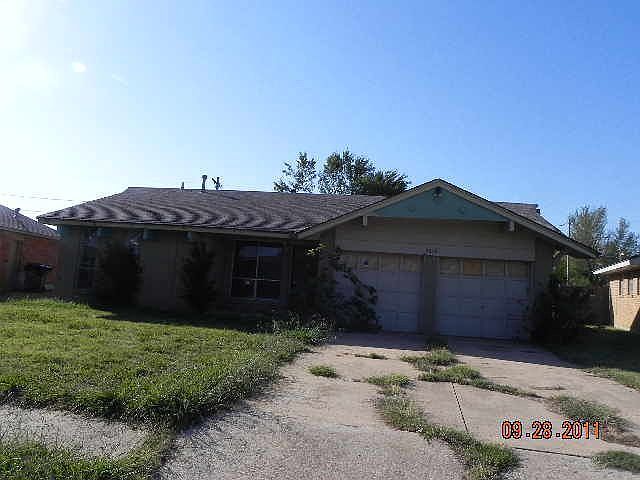 2nd image of 2616 SW 85th St