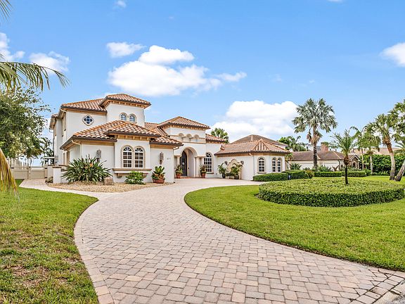 3rd image of 671 Indian River Drive