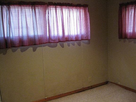 5th image of 1704 Rosewood Ln
