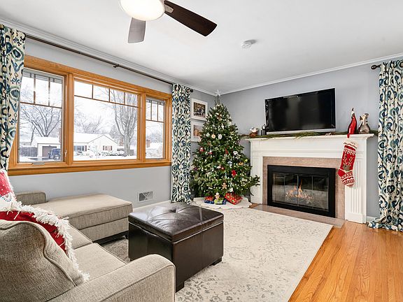 4th image of 1525 Westminster Dr