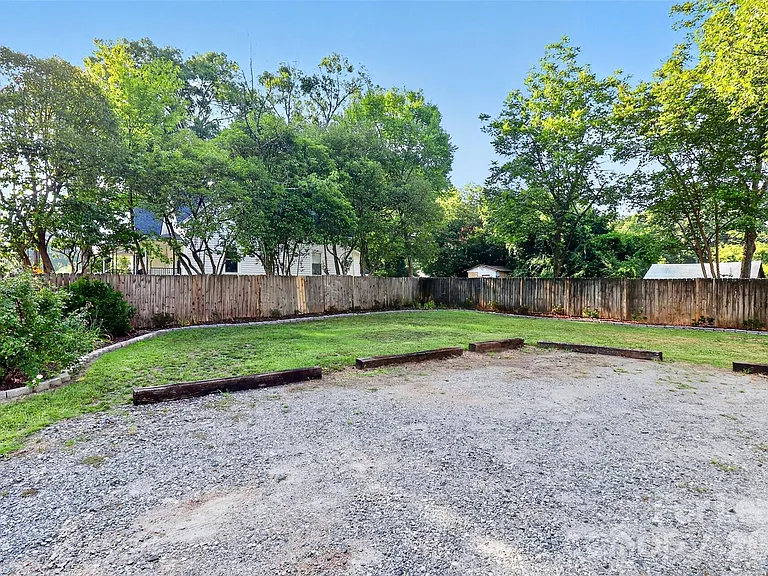 204 E McNeely Ave — Photo 30