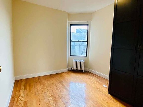 5th image of 2168 35th St APT 5F