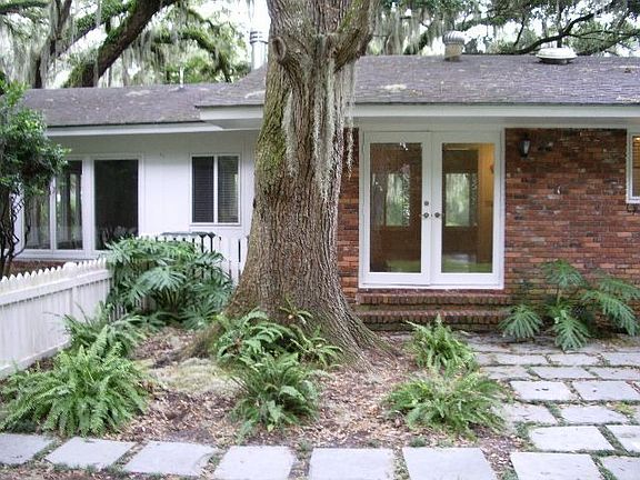 FRENCH DOORS TO PATIO AREA