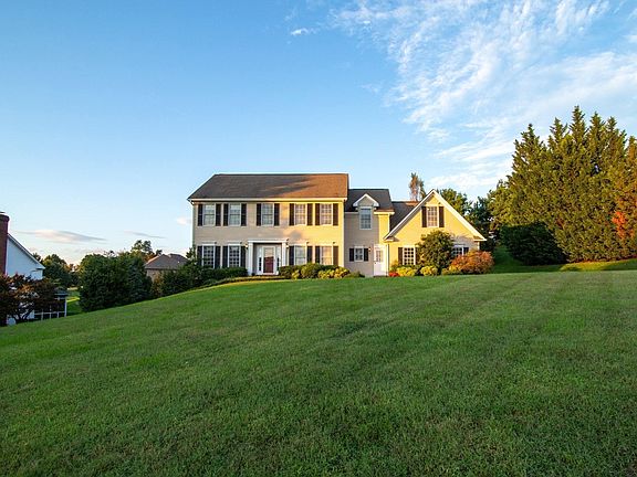 2nd image of 607 Highland Dr