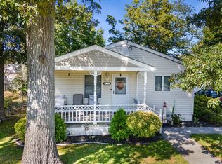 25 Rose Ln, Villas, NJ 08251