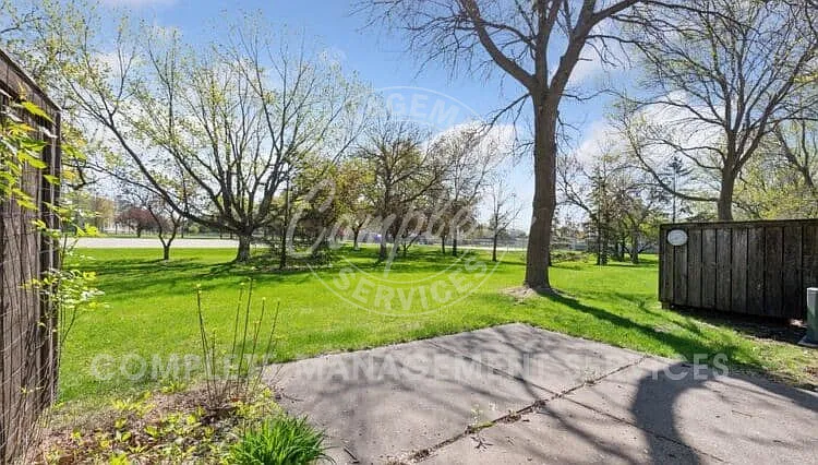 8327 Victoria Dr — Photo 3