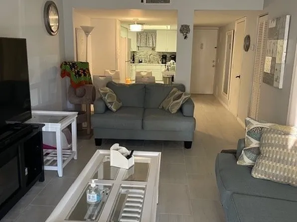 12481 McGregor Blvd APT 4, Fort Myers, FL 33919