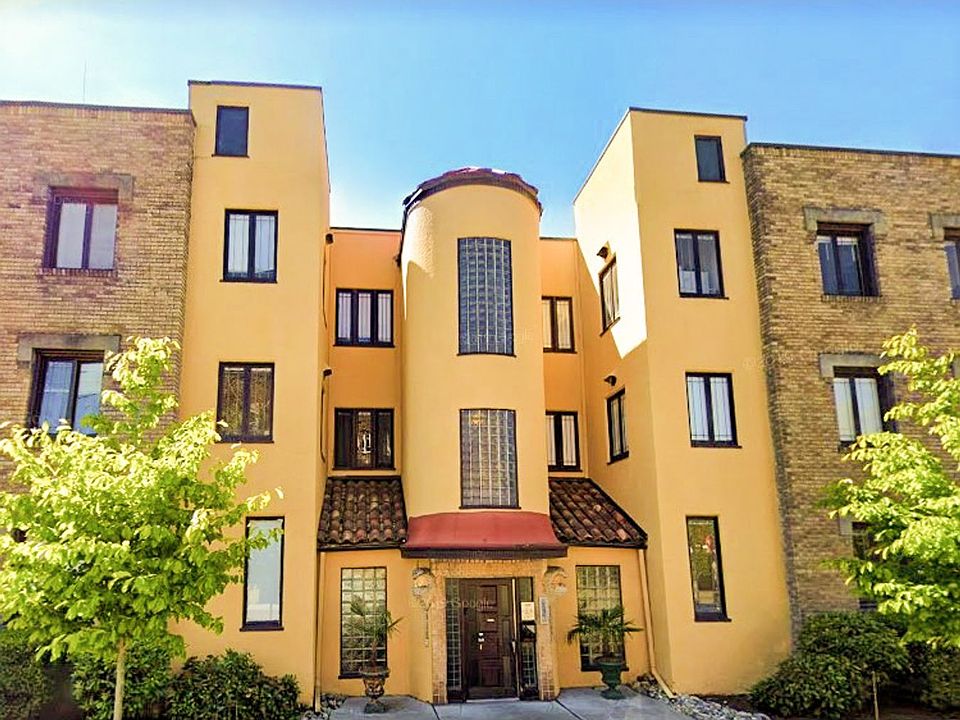 Building Photo 4