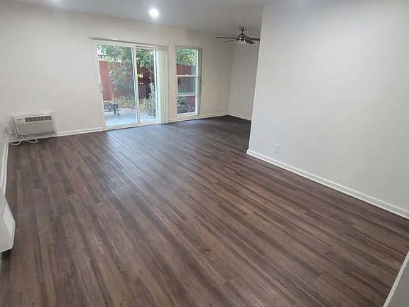 2nd image of 5305 Lindley Ave #10