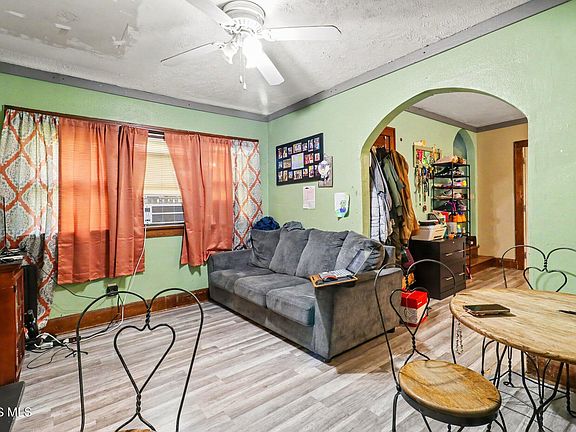 4th image of 2335 Ward St