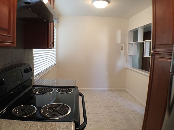 4th image of 1524 Regent St APT 1