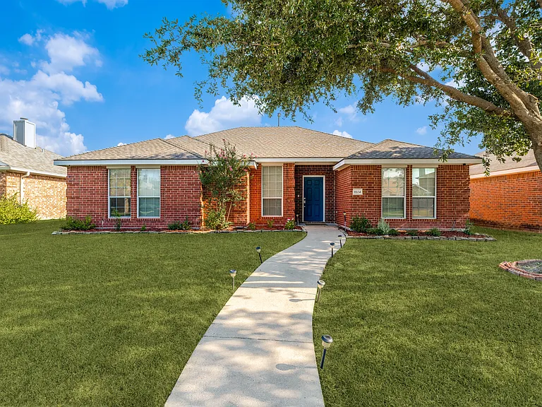 1524 Summerfield Dr — Photo 9
