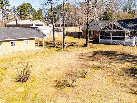 3rd image of 152 Juniper St