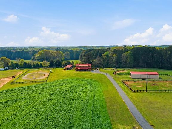 2nd image of 398 S 6th Street Ext