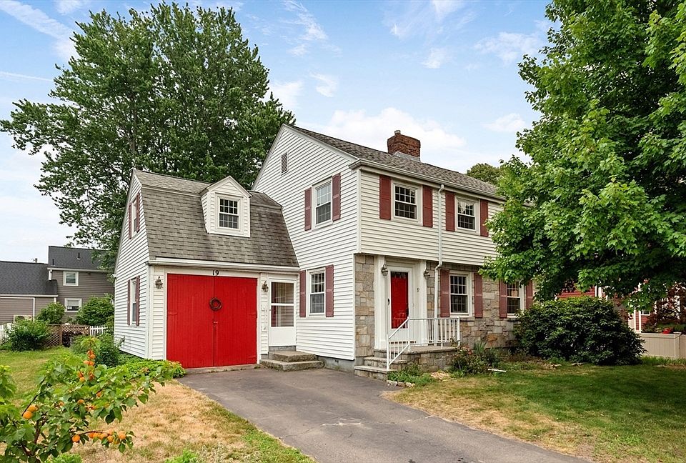 1st image of 19 Colonial Dr